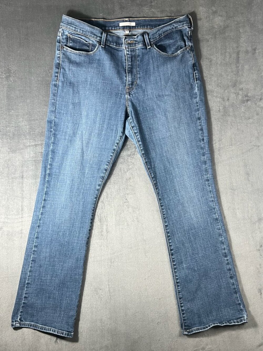 Levis Classic Bootcut Jeans Women 16M W33 L32 Mid Rise Dark Wash Blue 39252-0002
